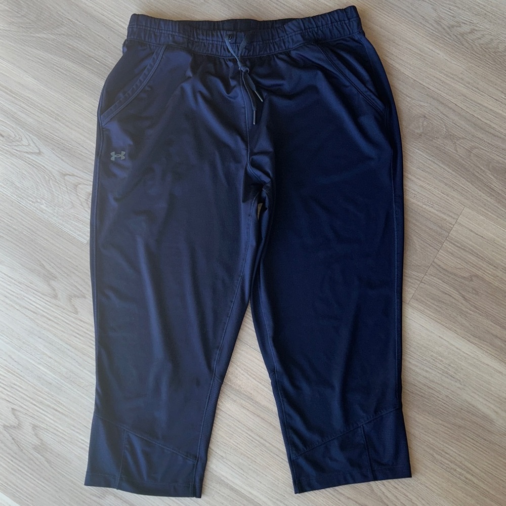 Under Armour Sports Pants M Navy Capri Cropped Gym Workout Pockets Athletic